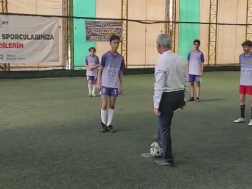 ‘Cumhuriyet Kupası’ Futbol Okulları Turnuvası Düzenlendi