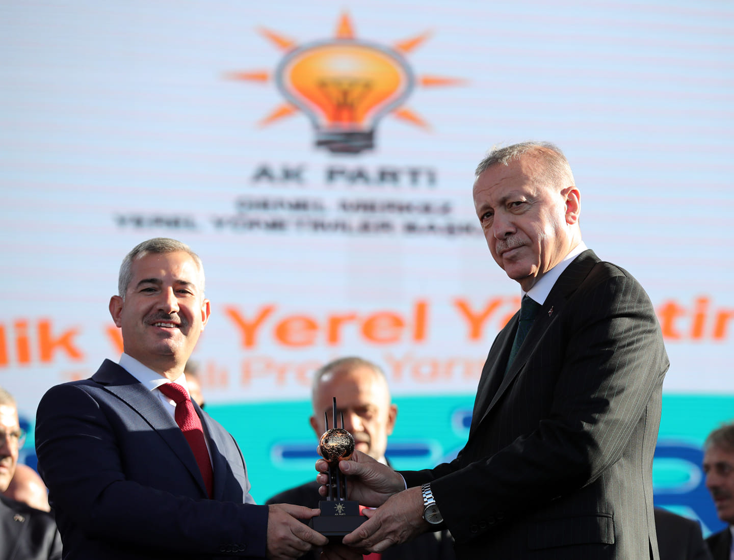 Belediye Başkanımız Sayın Mehmet Çınar'a  Sayın Cumhurbaşkanımızdan Ödül